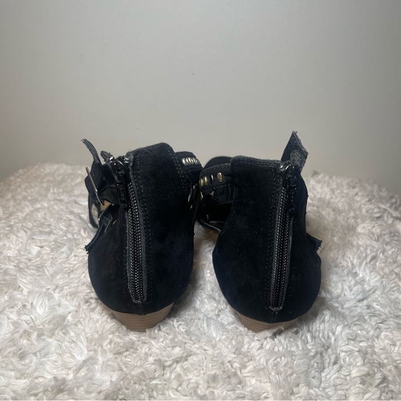 America Rag Fringe Gladiator Sandals - Picture 8 of 8